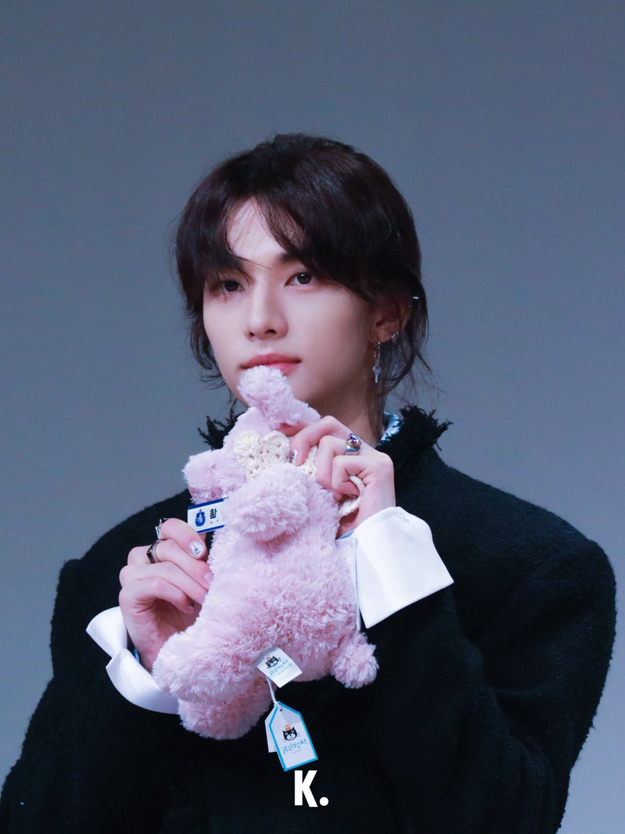 katitikk_'s tweet photo. 240810 Soundwave fansign

🐽 ²

#Straykids #Hyunjin #현진 #스트레스이키즈 #ヒュンジン https://t.co/HhOHRyfHZZ