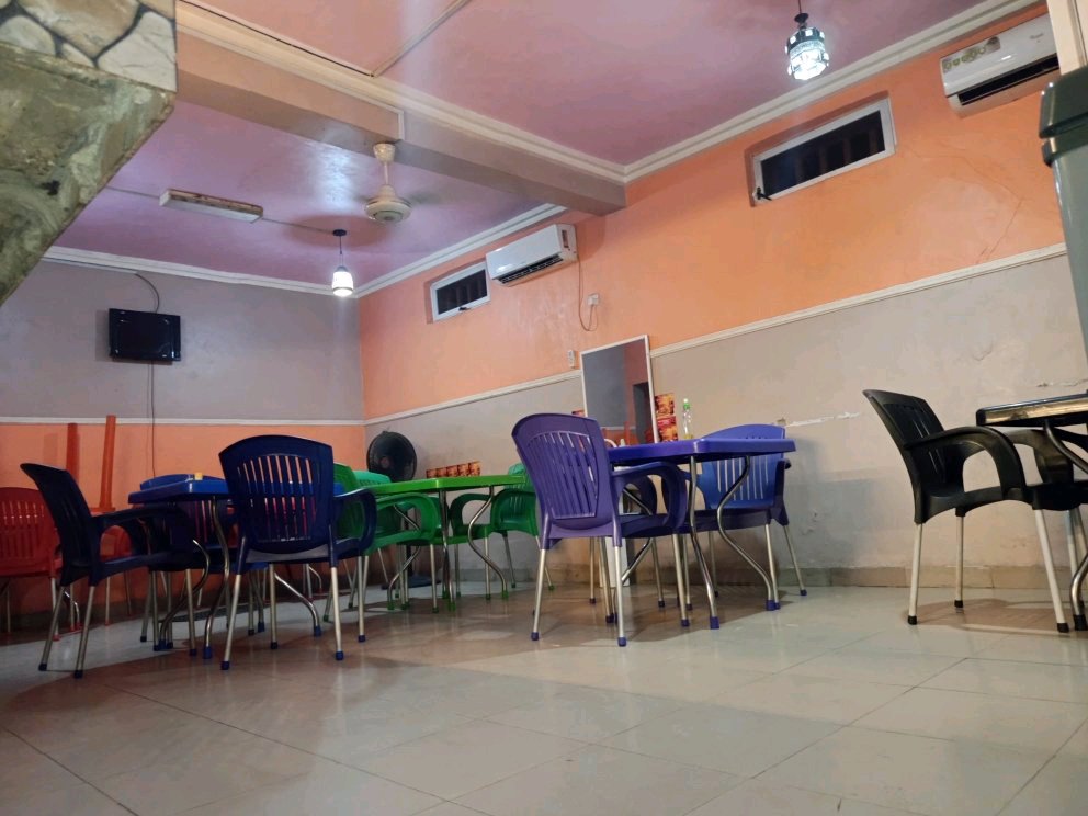 iamemmanueljp's tweet image. I haven&apos;t been talking about my business on X
This is what i do for a living guys
I operate a restaurant and fish bar .
My shop is just at the entrance of Police clinic, Jos Rd, Lafia, Nasarawa state .
I need your patronage guys.
Please your retweet will go a long way. 
Nagode.