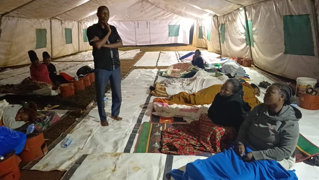 NkunyingiMuwad1's tweet photo. Spending the night in the TENT at Kiteezi Play Ground with our displaced people of Kiteezi. Listening to their saddening stories, undertstanding their challenges&amp;comforting them.Our efforts to mobolise more support for them are ongoing. 

MP KYADONDO EAST https://t.co/Z6XWHaYuL2