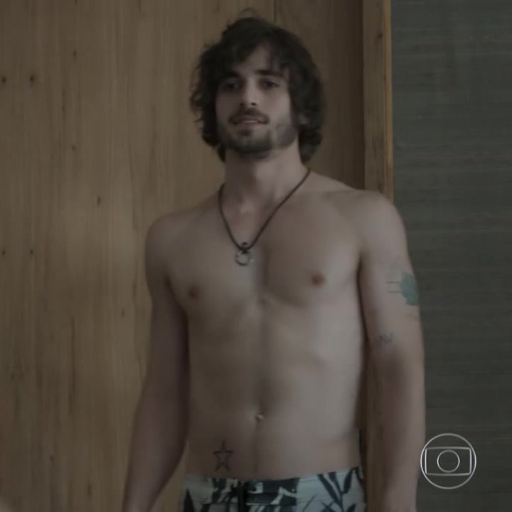 semcamisacaps's tweet photo. Fiuk sem camisa em A Força do Querer: https://t.co/SIj21wfcdx https://t.co/ZYcuWQpA95