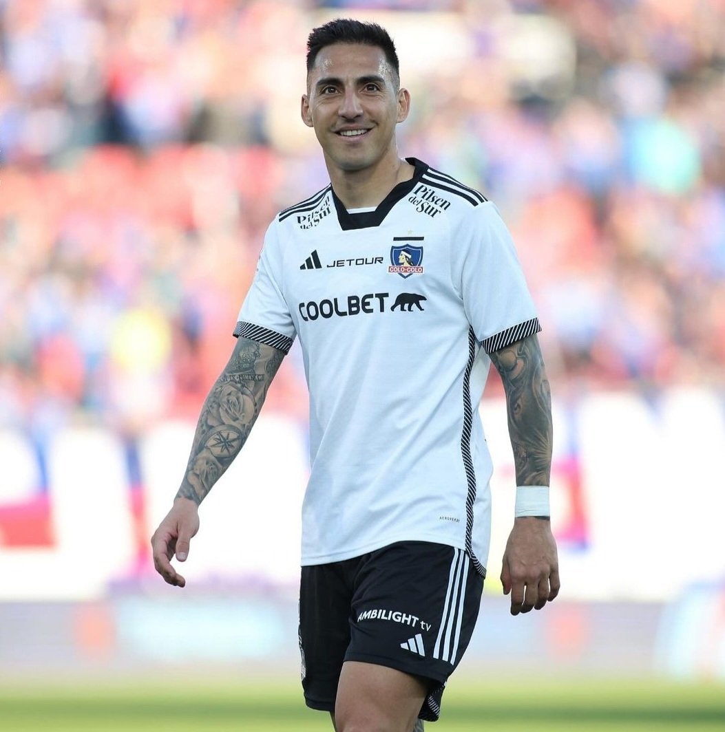 Javier Correa busca su primer gol con la camiseta alba.