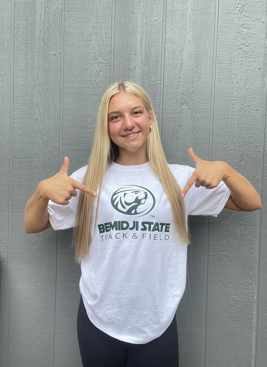 AmeliaCongrove's tweet photo. Go Beavers! 💚🦫 https://t.co/r31J3fDjvS