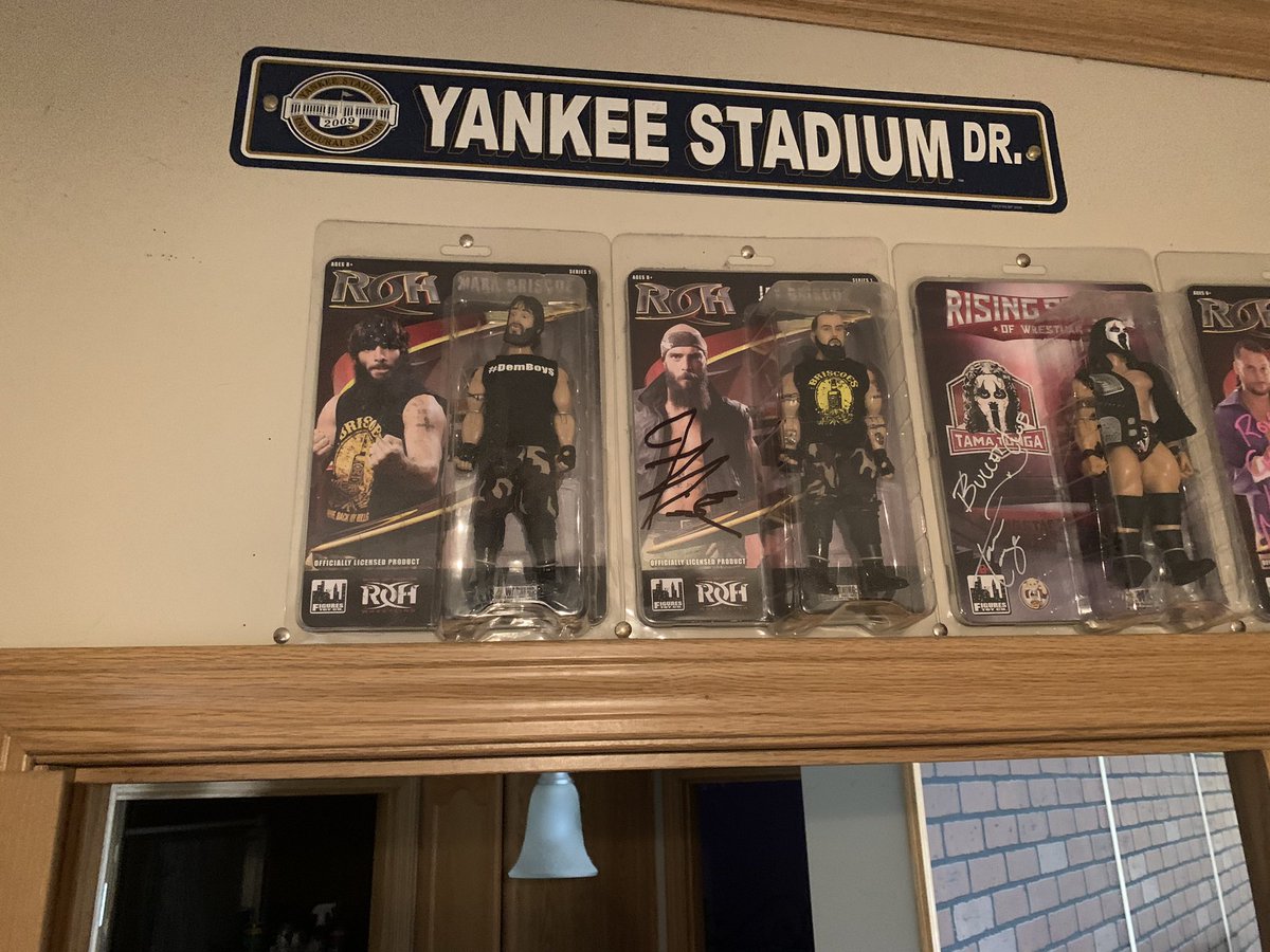 anthonyvito8's tweet image. Sunday Mail is a rarity but this came in HOT today! #DemBoys showed up and are everything I wanted in a figure for them! Anyone who knows me, knows how HUGE a mark I am for The Briscoes!  

Was gonna do a side by side with the FTC figs but there on the wall.
#AEW #FigLife