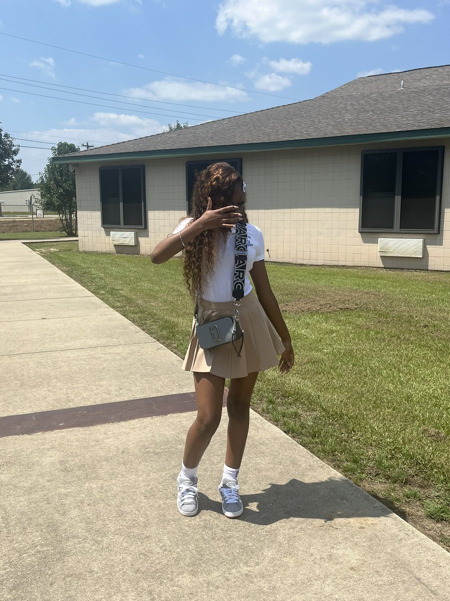 _whosnae_'s tweet photo. Senior year alr🥹
#firstdayofscool #uniform #senior #twitter https://t.co/HbeLk08uKl