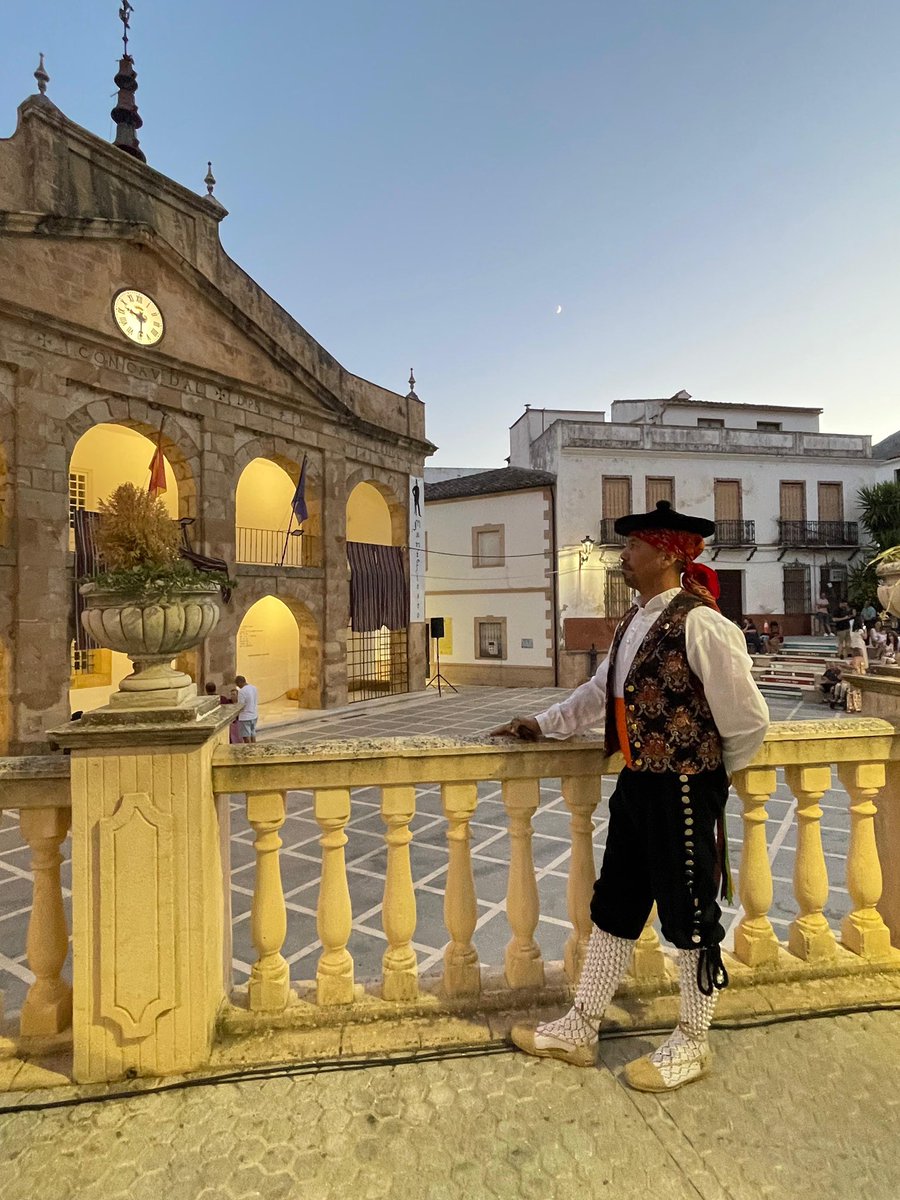 luisrojasz2's tweet photo. El privilegio de visitar Cortes de la Frontera y bailar sus fandangos ❤️ https://t.co/P83Lxkm1w2