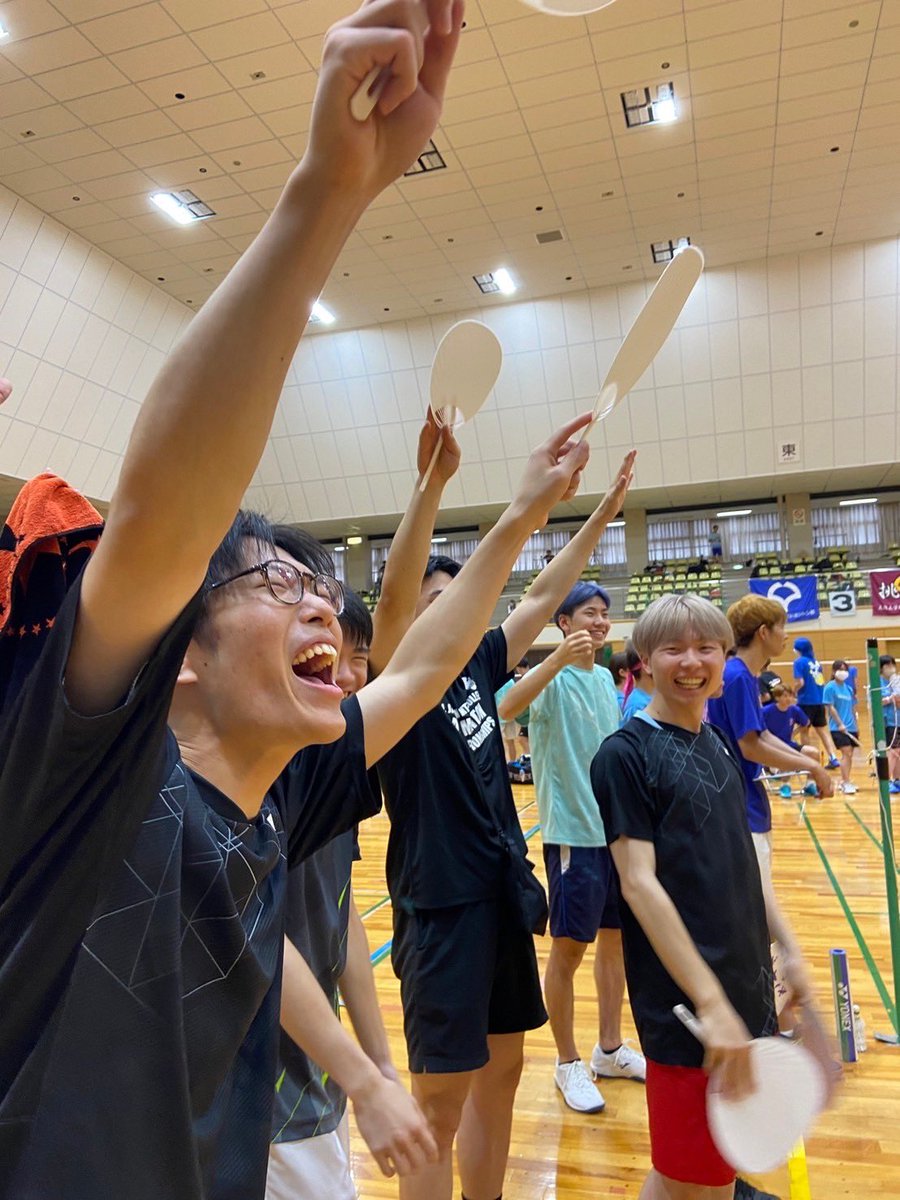 hubadminton's tweet photo. 遅くなりましたが、昨日の結果です。
男子
vs九大 6-3勝利

女子
vs九大 4-1勝利

今日は男女ともに東北大学との試合です！引き続き応援よろしくお願いします！ https://t.co/7SvCLIa2cn