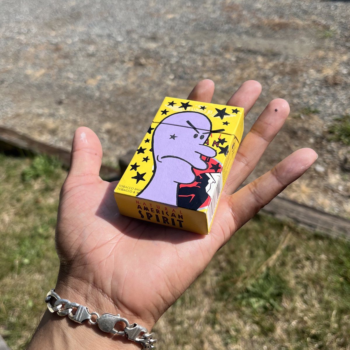 litotsunami's tweet photo. acrylic on american spirit box https://t.co/AnS160L9ih