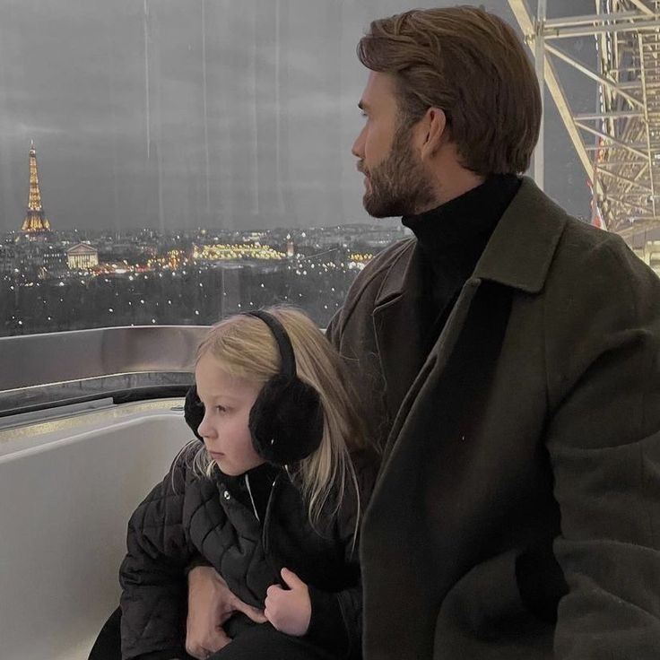 O melhor presente dos dias dos pais foi estar celebrando o dia com o aniversário da filha que me tornou pai. 
Filha, eu te amei desde o momento que a sua mãe disse que estava grávida e vou te amar até depois do fim, desejo toda felicidade do mundo, você é o meu orgulho!