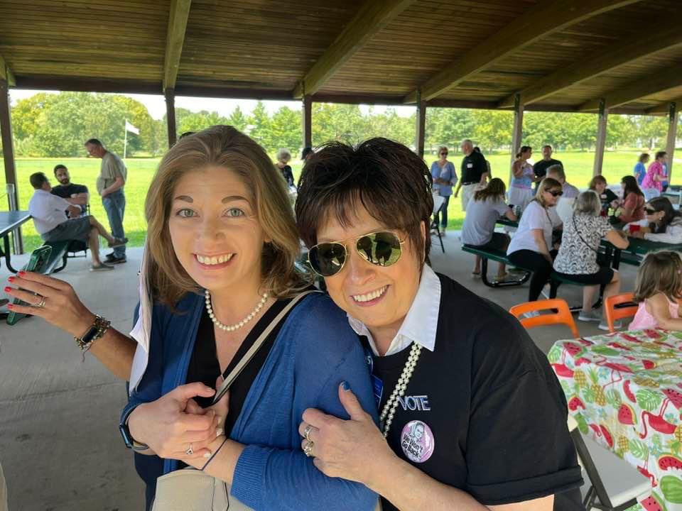 Muth4PA's tweet photo. Chester County is ALL IN for @KamalaHarris, @Tim_Walz and Democrats up and down the ticket!  It was a packed house with a lot of new and energized faces at the @CentralChesDems picnic in E. Brandywine this afternoon. 💪🏽 https://t.co/uCTYg7py11