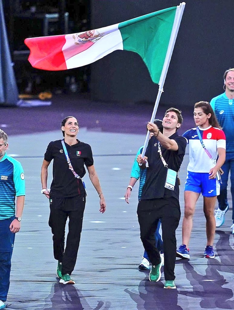 La imagen de la #CeremoniaDeClausura en #Paris2024 

🇲🇽Marco Verde y 🇲🇽Nuria Diosdado

#Colosal 
#JuegosOlímpicos