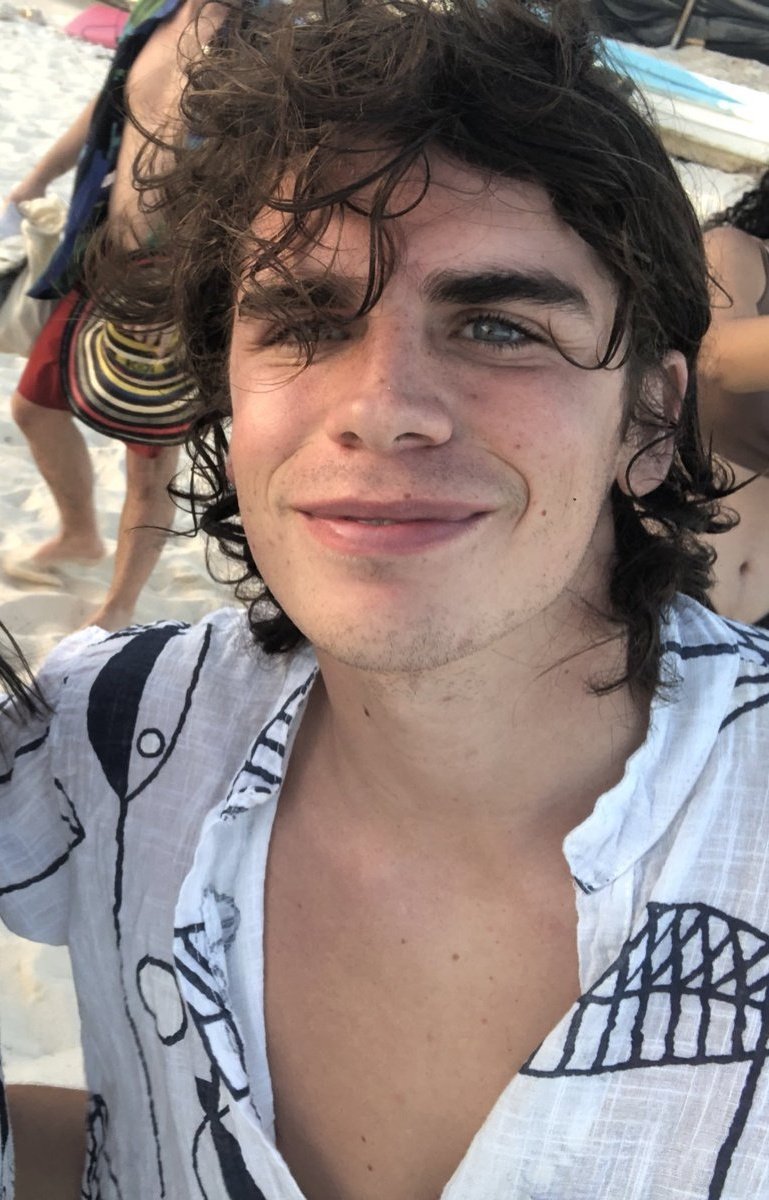 luatslt91's tweet photo. género: pipe en la playa 🏖️💘 https://t.co/ySmYFAPisA