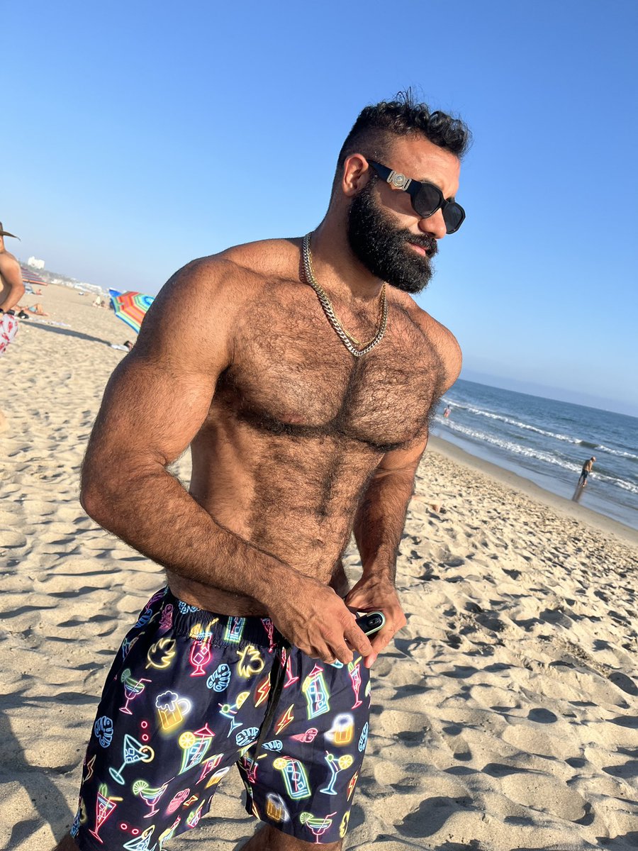 AlphaTopWolf22's tweet photo. 🌞🌊🌴 https://t.co/ycCPuWce4V