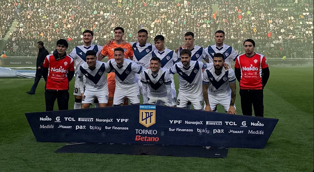 EllocoBi's tweet image. Muy cansados, se gano un punto que con el tiempo se va a valorar, el viento que favoreció en el primer tiempo, fue el que ayudó a Banfield en el segundo, muchos futbolistas agotados por la seguidilla de partidos, orgulloso de este Vélez que sale a ganar en todas las canchas!