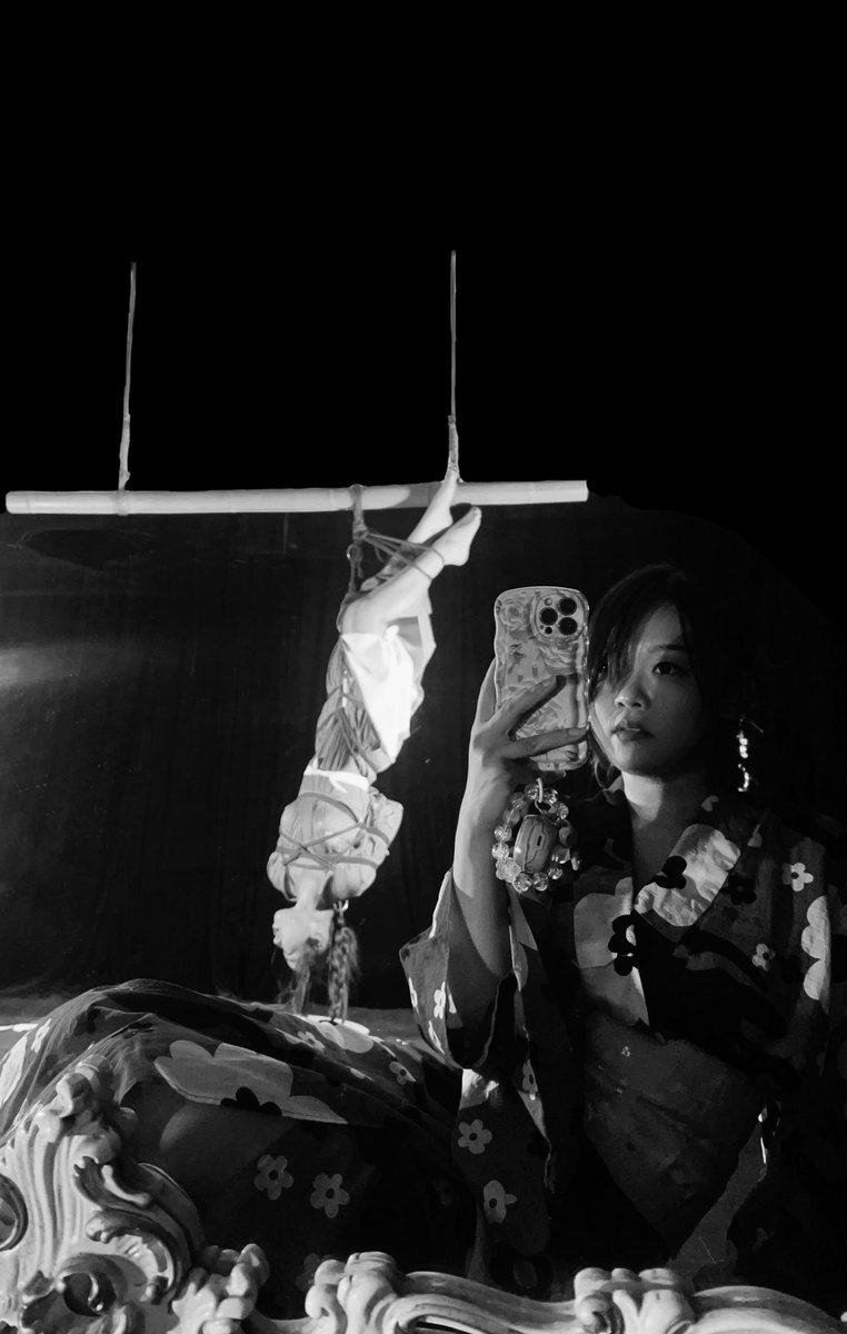 坠落
👩🏻<a href="/XianziBANFAN_Y/">拌飯.🍚</a> 
🪢<a href="/XINMIAO__/">馨喵🐈</a>