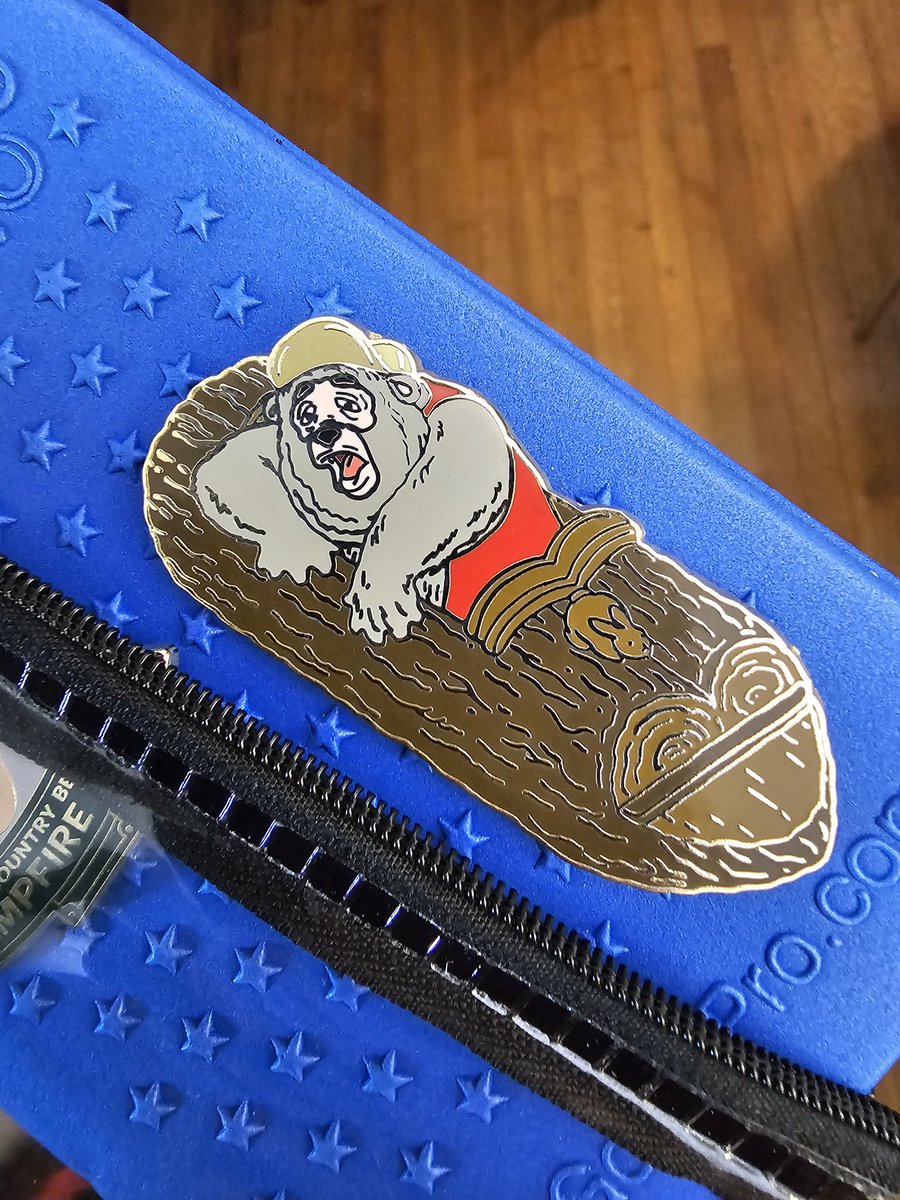 johnthomy's tweet image. Thanks @gopinpro PinHQ for helping me snag one of my grails! We had such a fun time finding pins we needed!  Loved the spread!