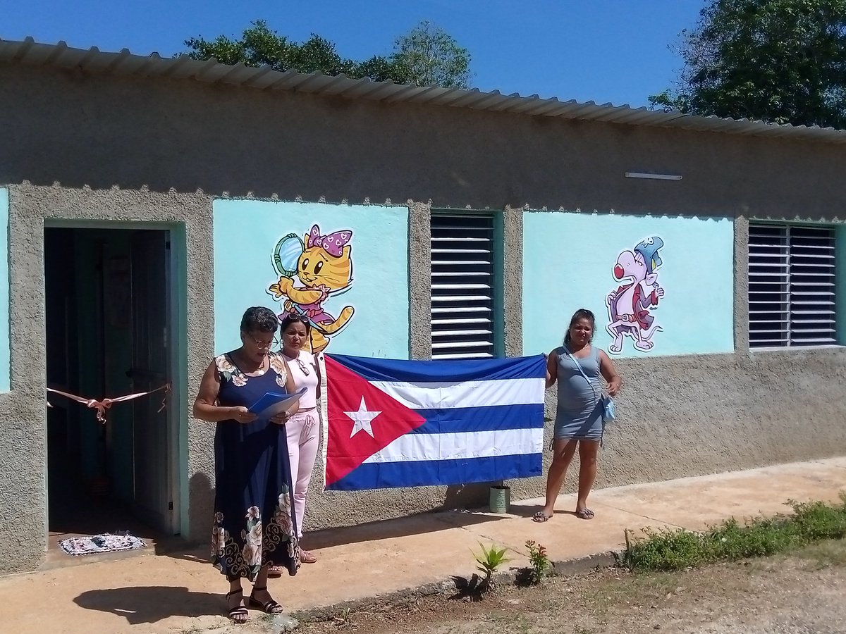 RamonGomezMedi4's tweet photo. Inaugurados nuevos servicios en matanzas. Con gran agrado pobladores acogen nueva Casita infantil Maceitos del futuro.
@mariofsabines 
#GenteQueSuma
#MatancerosEnVictoria https://t.co/RRwel4AsPK