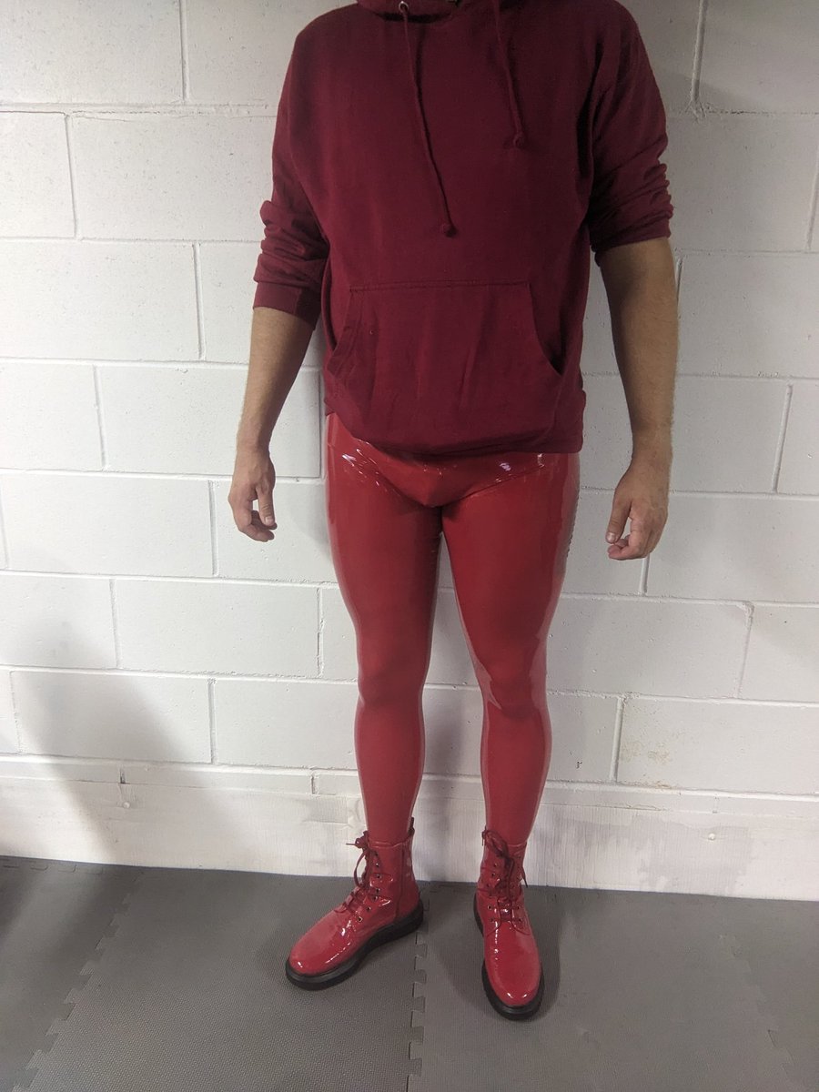 varublat's tweet photo. Rubber pup at the Northstar Rubber monthly meetup last night. Was great to be out in rubber again. #latex #rubber #rubberpup https://t.co/1SByeufa6P