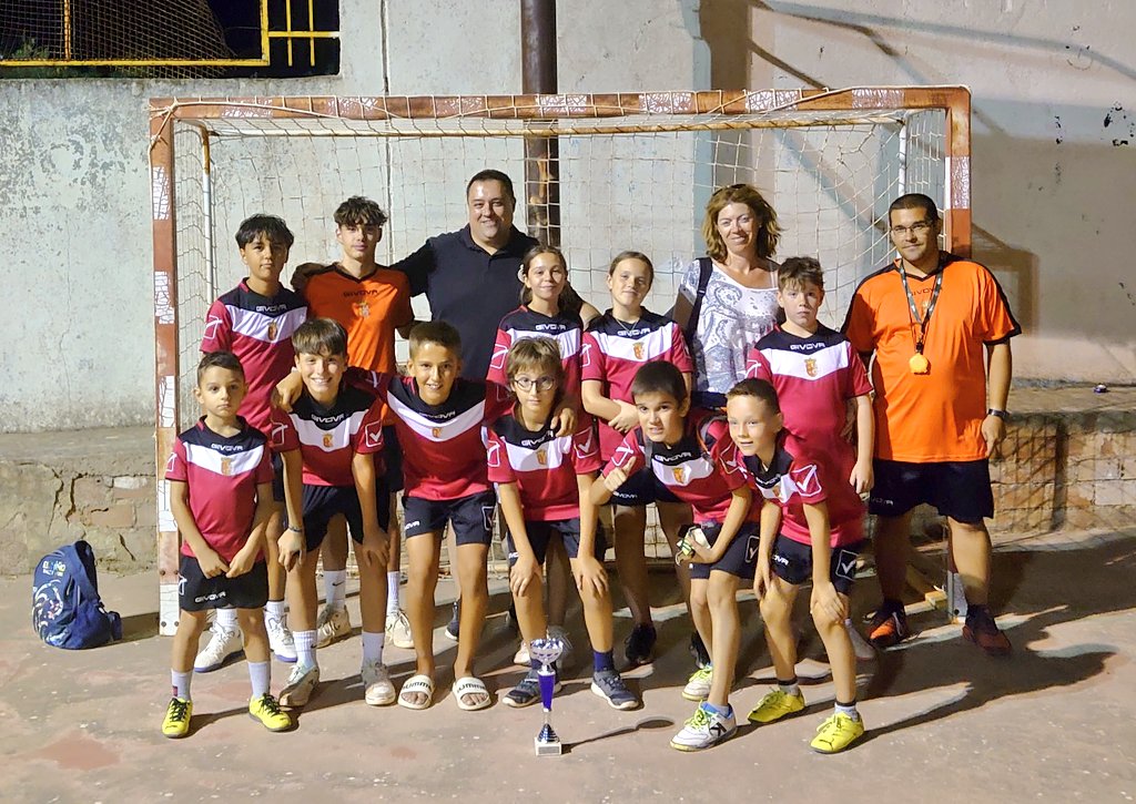 Victor17VFS's tweet photo. Acabada nuestra segunda semana del VII CAMPUS DE VILLAPALACIOS con el Torneo Comarcal de Fútbol Sala Infantil en el que los chicos disfrutaron de un gran ambiente y una gran tarde de futsal en nuestro pueblo.

▶️ https://t.co/hR7R5jMSiF https://t.co/LoirbVIy1K