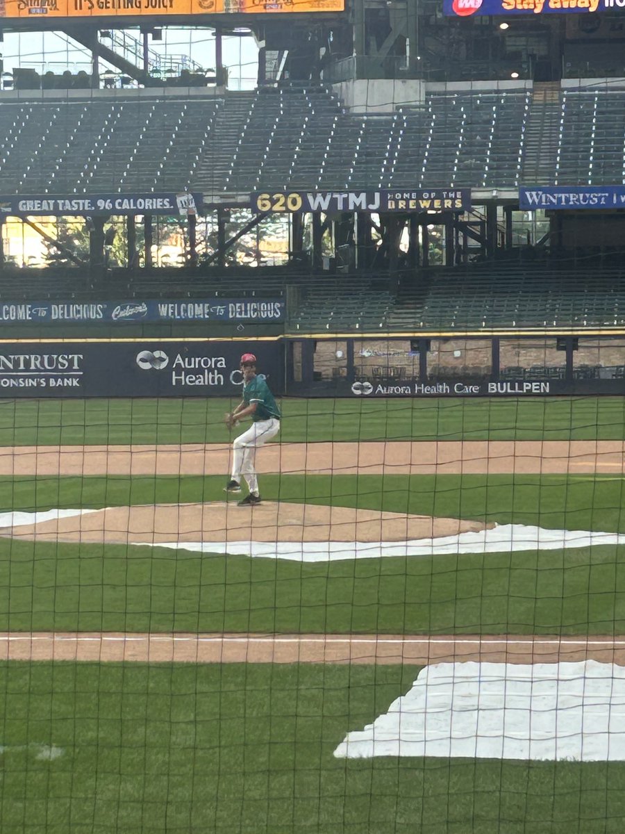 FondyLegion's tweet image. Sammy on the hill. Let&apos;s go!!