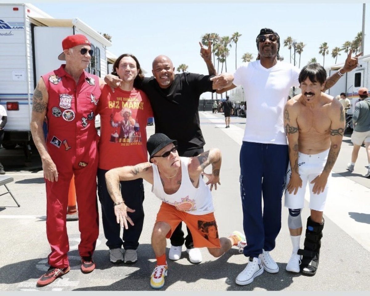 RHCPbr's tweet photo. @chilipeppers x @drdre x @SnoopDogg https://t.co/KQCi9Kxf42