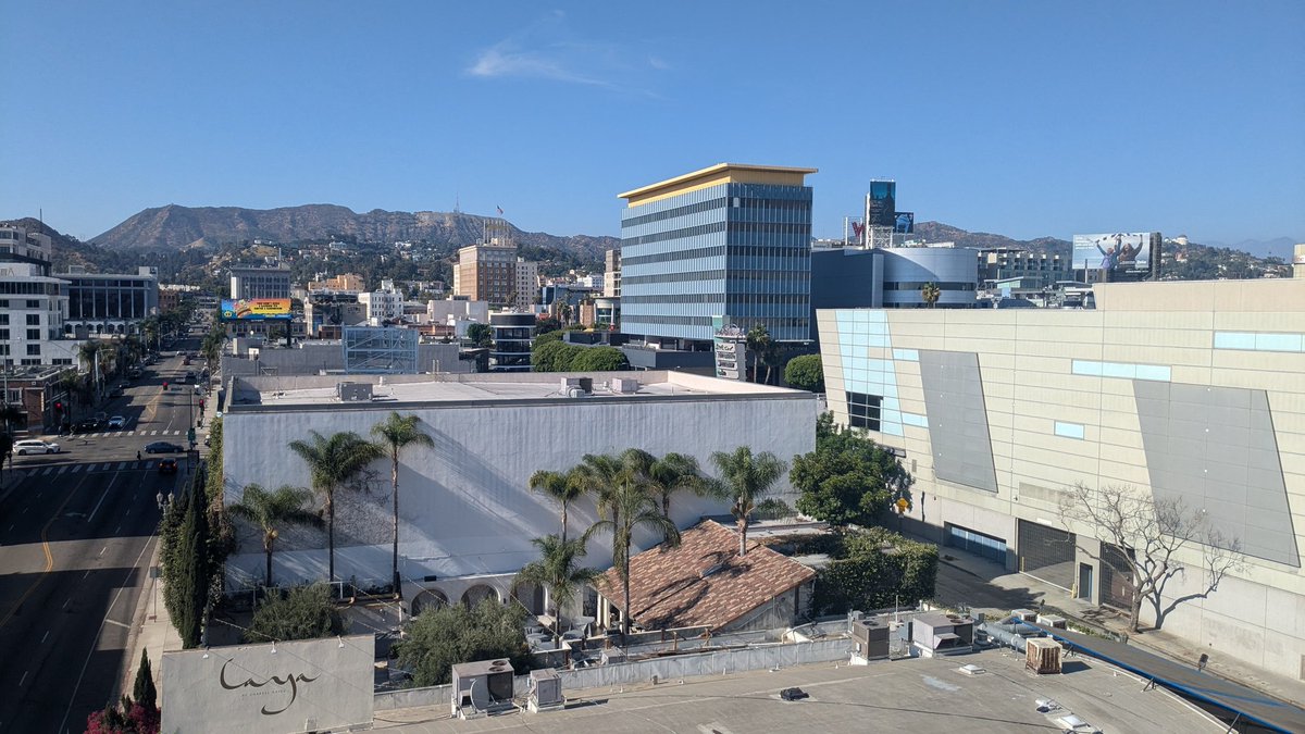 IronMang2000's tweet photo. I love LA ! Pick-up hockey in the morning and a rooftop pool party in the afternoon. What a perfect summer day.
#HitItRandy !!! https://t.co/dSW9kUNP5j