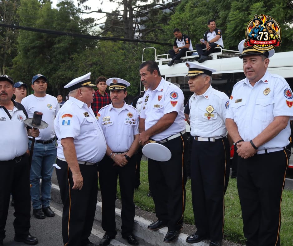 <a href="/BVoluntariosGT/">Bomberos Voluntarios</a> , se preparan para dar inicio a la tradicional antorcha. Se ha realizado está actividad por el aniversario y forman parte todos los elementos de la institución. #73añosCVB.