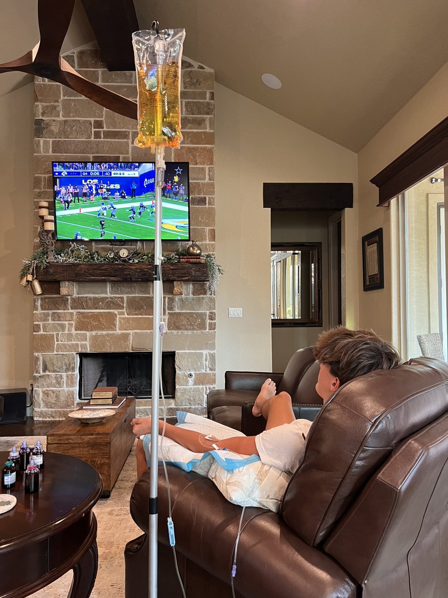 Getting his reserve tank filled with vitamins, minerals and amino acids. The heat is brutal, so hydration is crucial . Our IV is a liter of saline, Vitamin C, Zinc, Glutathione (all immune boosters), magnesium, Biotin, B Complex and B12 for improved energy and nerve function.
