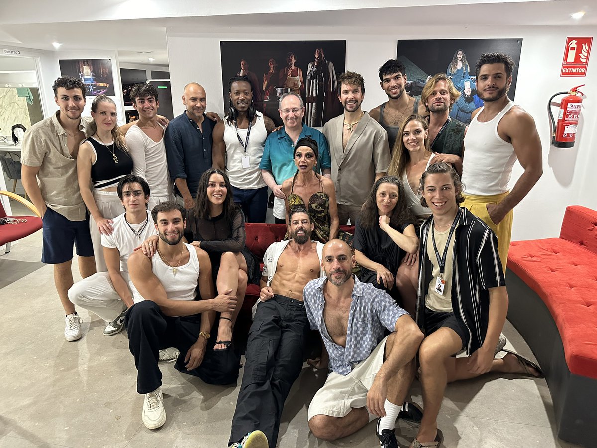 𝐀𝐃𝐈𝐎́𝐒 𝐌𝐄𝐃𝐔𝐒𝐀 ⚕️

Y valientes podréis mirar a la eternidad porque estas 10 noches resonaran en estas piedras para siempre 🐍🧡

¡𝐐𝐔𝐄́ 𝐕𝐈𝐕𝐀 𝐌𝐄𝐃𝐔𝐒𝐀! 🧡🧡

#FestivaldeMerida #Merida70 #Medusa #VictoriaAbril #teatroclasico