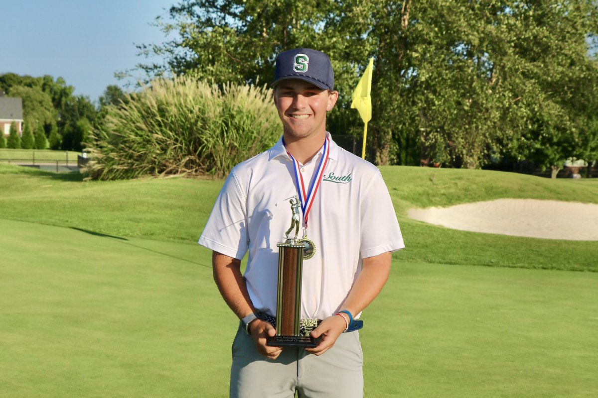 SODragonsGolf's tweet photo. Back-to-back in Bardstown! Dragons Golf sets a new school record with a 10-under, 278 at the Bethlehem Invitational. Griffin Barke wins by 6 after dropping 10 birdies en route to a 9-under, 63! These guys are good! @SOHSDragons @OldhamEraSports https://t.co/JZAS6Ok4oB