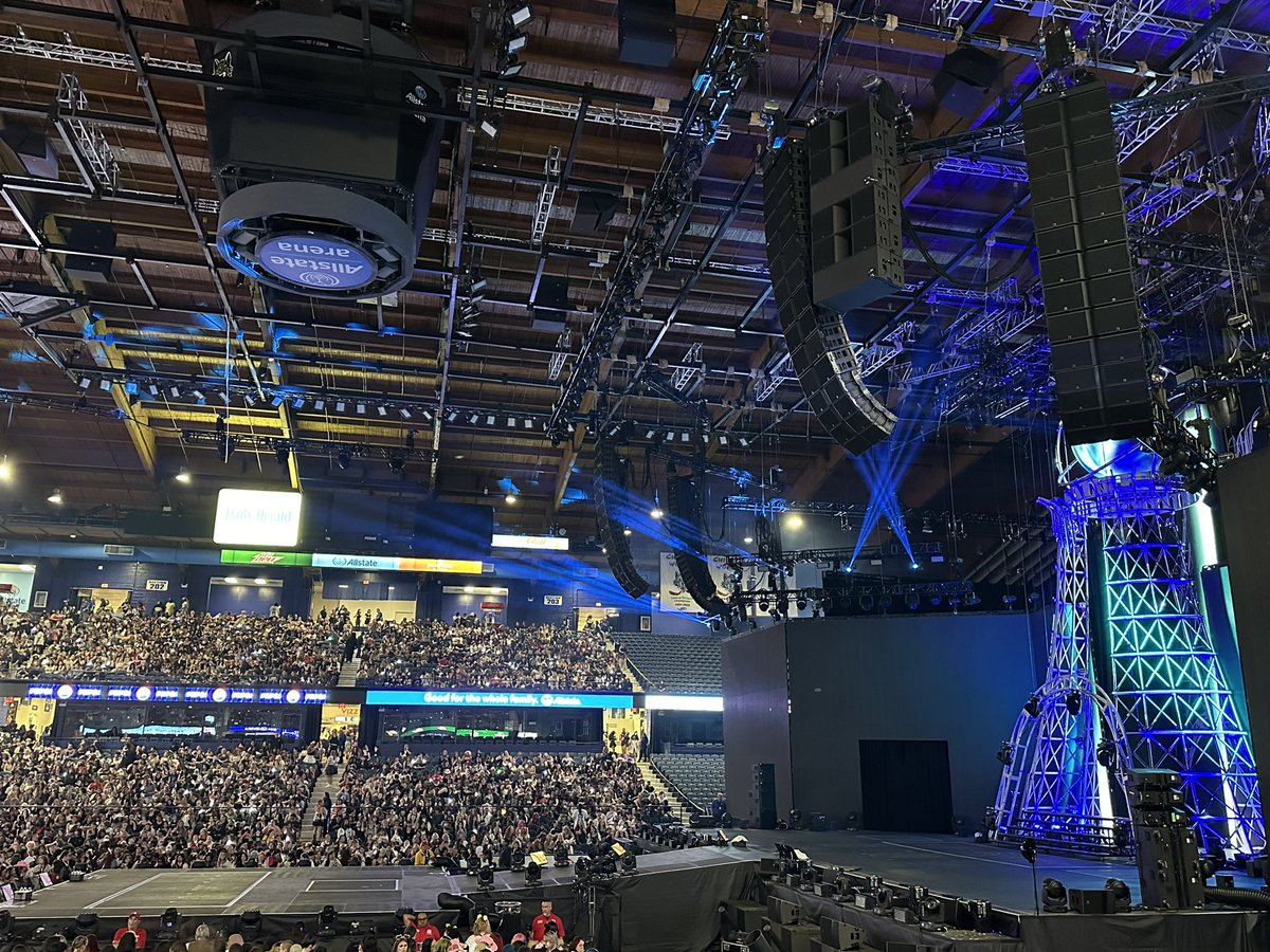 I’m HEREEEEEEEEEEE 😈👯🤸‍♀️🫶🏼💕🧎‍♀️🫡 #ATEEZinChicago #TOWARD_THE_LIGHT_WILL_TO_POWER #ateez_towardsthelight