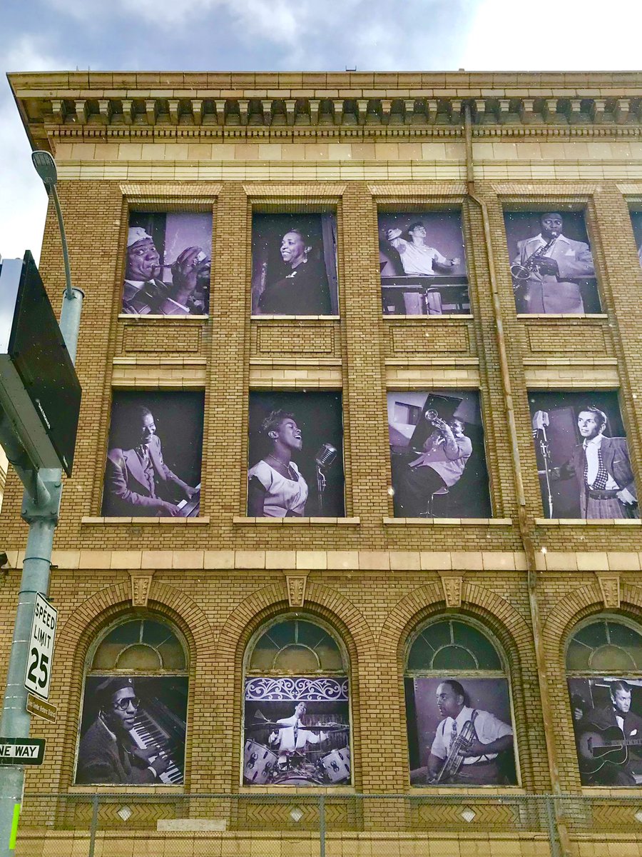 HarriganCath's tweet photo. #AlphabetChallenge #WeekFforFaces

A 2019 photography exhibit of jazz masters by William Gottlieb at the northeast corner of Franklin and Fell streets, across from the SFJazz Center. https://t.co/oSBCbY5f2c