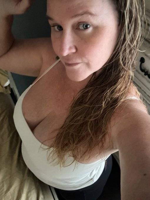 Next week I&rsquo;ll finally have time to get back into streaming live. I hope you guys can join me. I&rsquo;ll be<a href="/tag/bikinilife"class="tags"><span>#bikinilife</span></a><a href="/tag/bodypositive"class="tags"><span>#bodypositive</span></a><a href="/tag/selflovejourney"class="tags"><span>#selflovejourney</span></a><a href="/tag/51andfabulous"class="tags"><span>#51andfabulous</span></a>