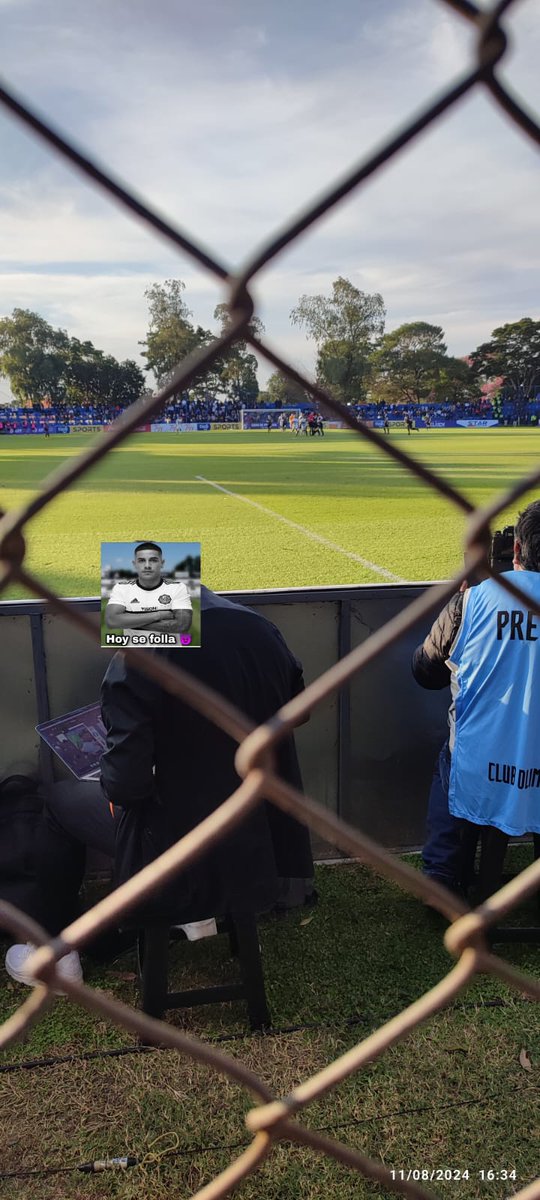 franco_Almirone's tweet photo. Le ví al CM de @elClubOlimpia en primera persona editando fotos para alzar a las redes, hoy soy un hombre completo, le ví al Dios de las redes sociales. https://t.co/Y3AvwLW0eX