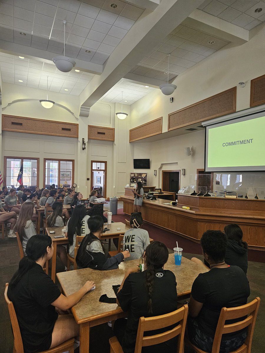 WesternerVB's tweet photo. 🤠🏐2024 season loading... ...
BiG numbers, BiG energy this week! Locked in at player meeting and listening to our Seniors pour into them... good stuff!! Special group this year, layers of leadership on display❤️...positive vibes only! #LWV 💛🖤🤠🏐 #GRiT  #R4TB #OBOF https://t.co/o8nYFPOGmR