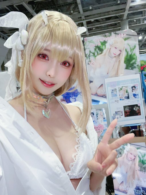 Twitterのコスプレ画像18