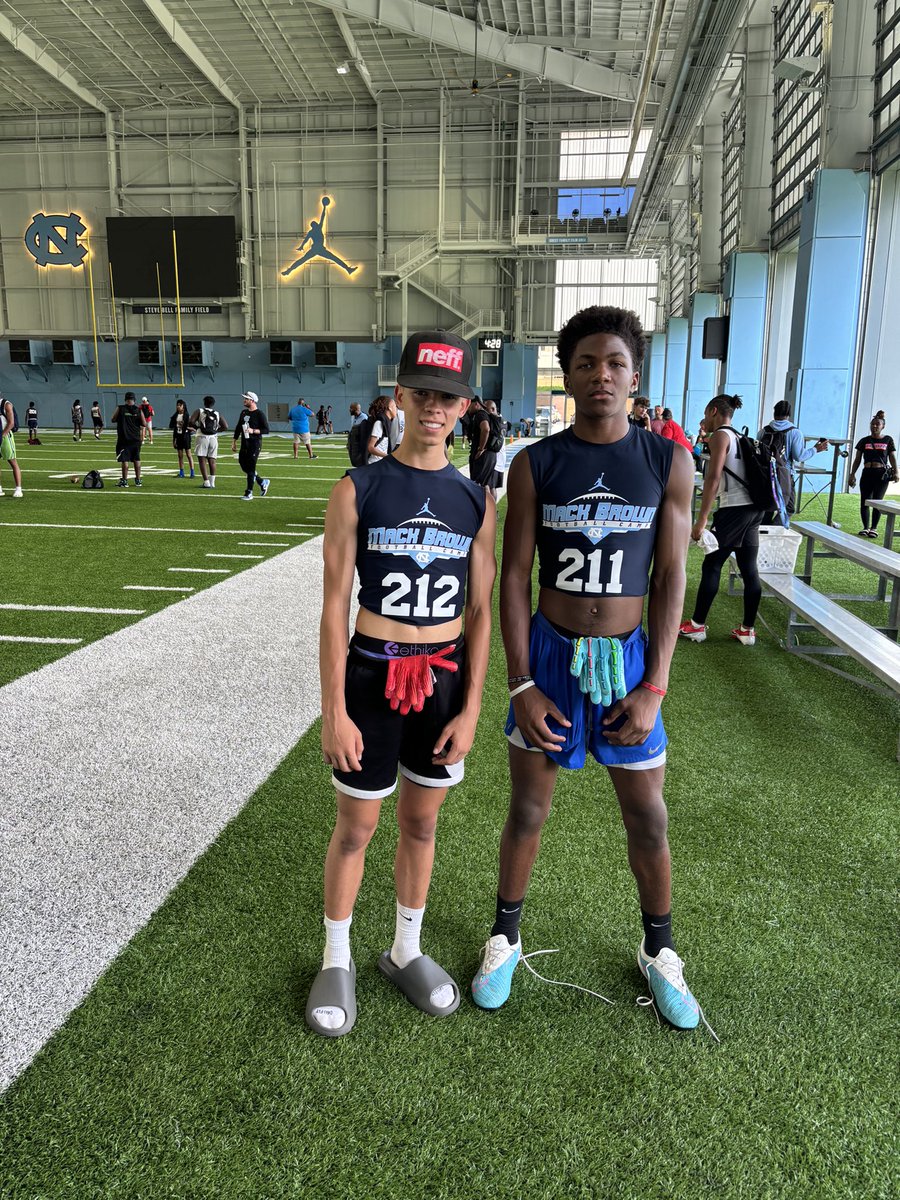TyKnoop's tweet photo. Had a great time at @UNCfootball prospect camp, and thanks @CoachGalloway7 for dropping some wisdom for all the WR’s! @GraycenJ24191 https://t.co/UkoJ0uARf1