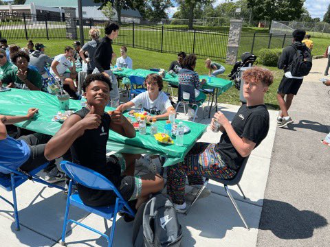 Great job competing this weekend in our Trojan Game followed by our family cookout to end our first week of training camp! Thank you to all the parents who helped make that happen! 

12 days until kickoff! ⏰ #TWFB #Family