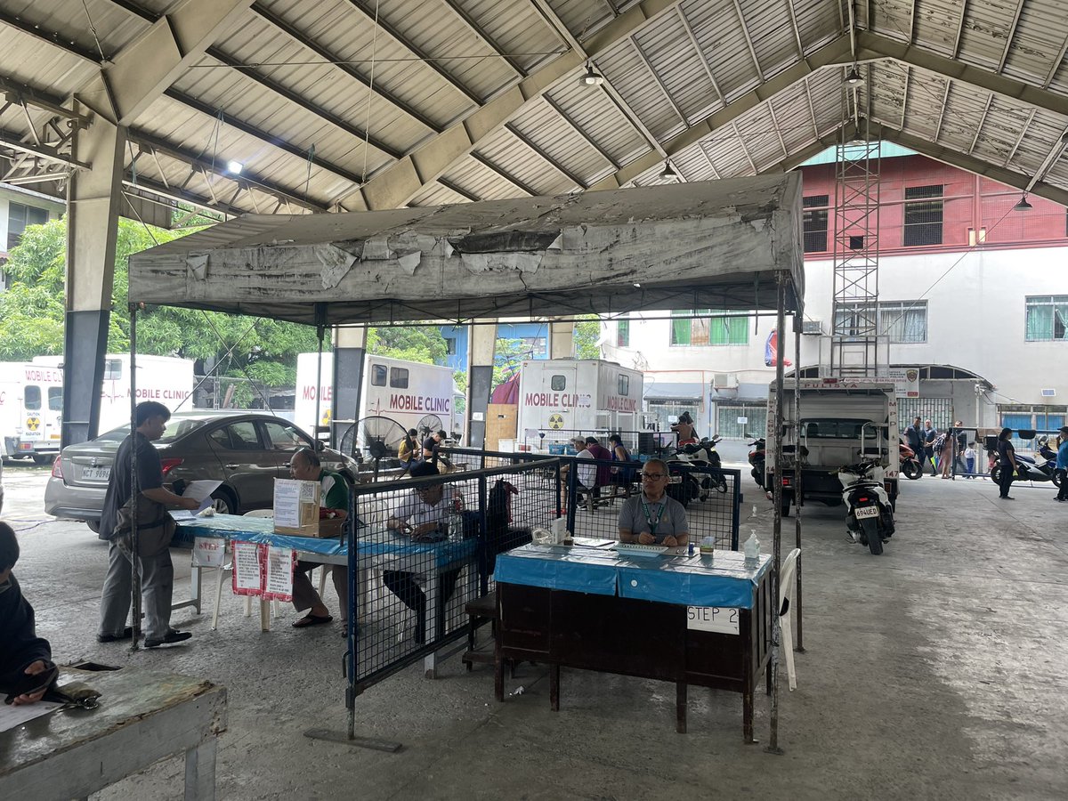 This is Manila’s public health lab—frequently complained about for being filthy, unsanitary, often overcrowded, and staffed by unfriendly personnel.