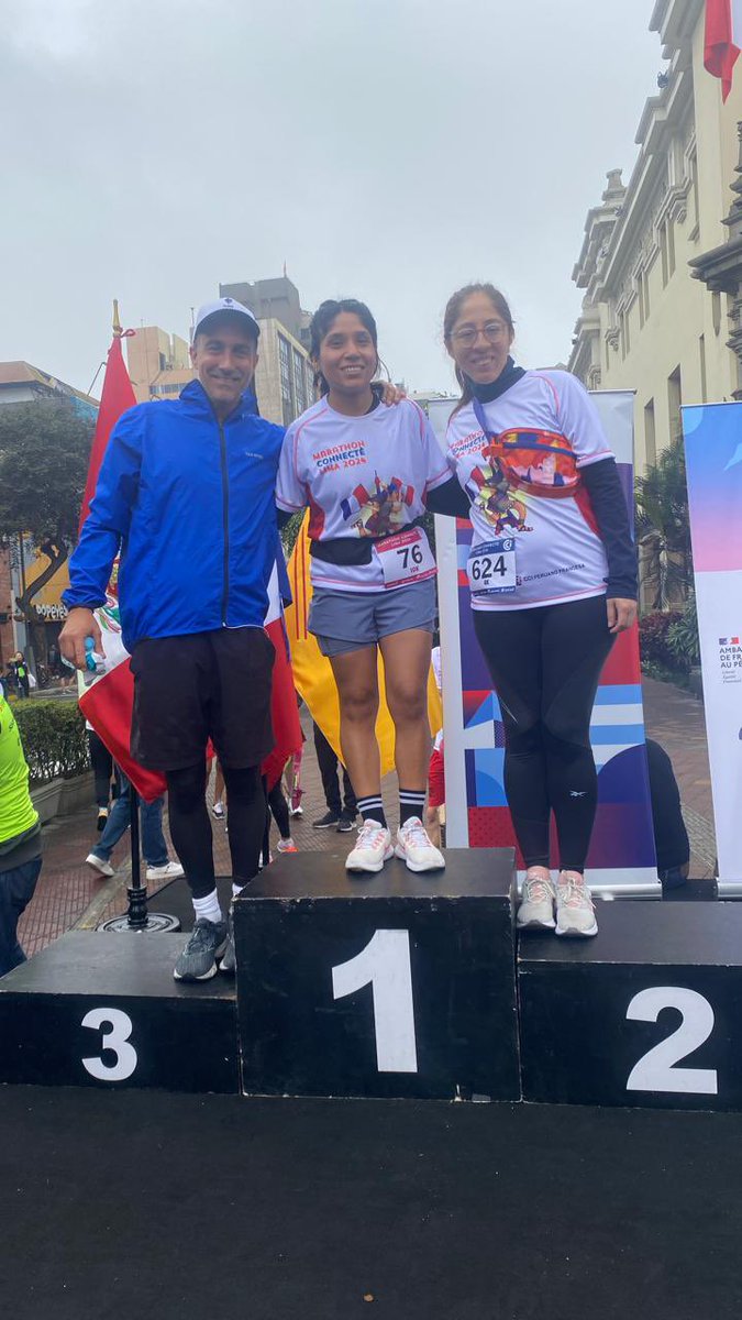 En #Lima , la <a href="/AFD_es/">Agence française de développement Amérique Latine</a> en Perú participó con más de 350 corredores 🇫🇷 y 🇵🇪 en la "Maratón conectada para Todos" organizada por la <a href="/ccipf/">Chambre de Commerce</a> en el marco de los JJ.OO de #Paris2024🕊️.
Superación personal y fraternidad para cerrar la temporada olímpica! <a href="/juegosolimpicos/">Los Juegos Olímpicos</a>