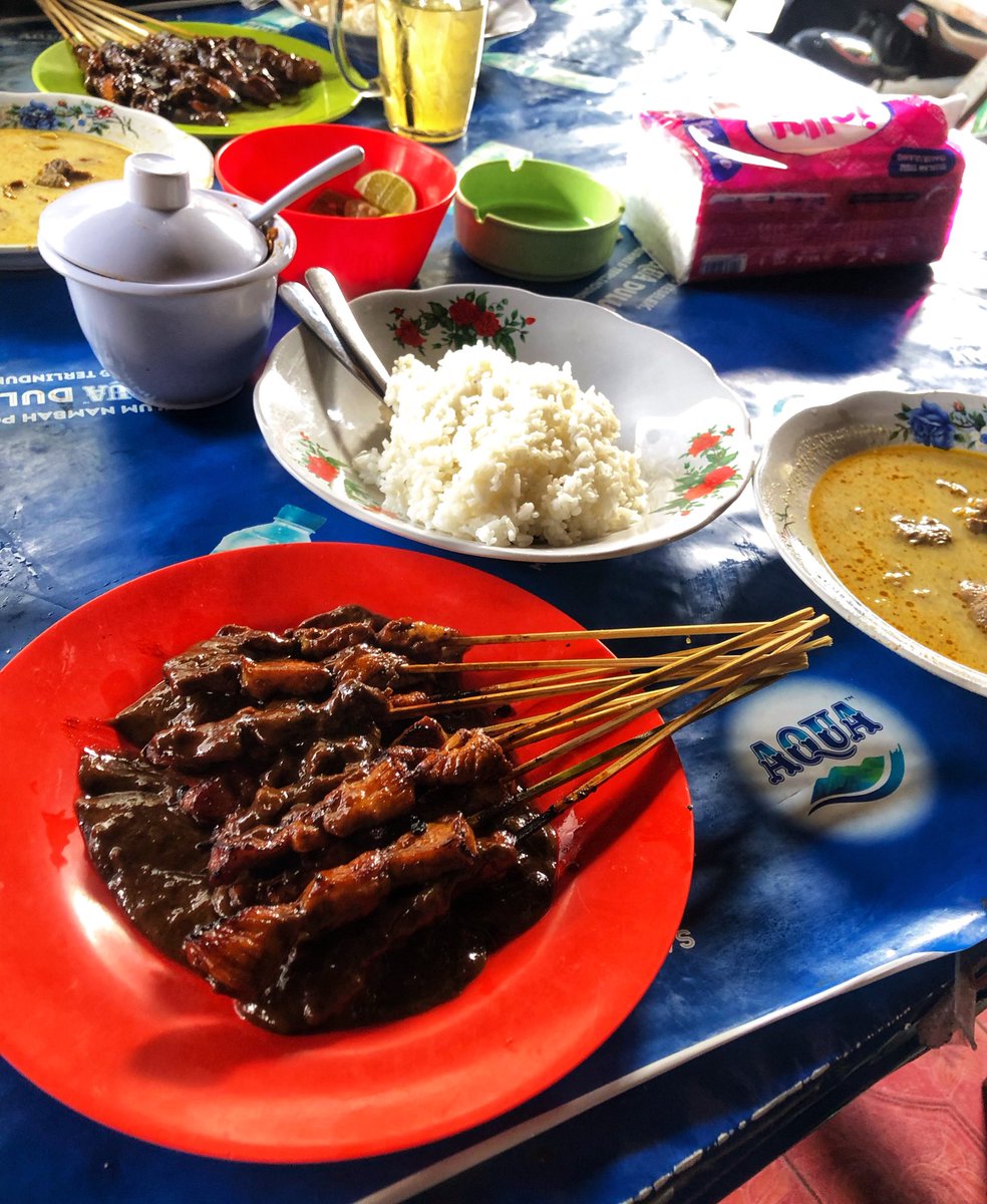 SATE BANJAR TEGAL 😋
#foodgalery #balifood #kulinerbali #balilife #foodporn #foodgasm #ilovebali #trending2024 #viral2024