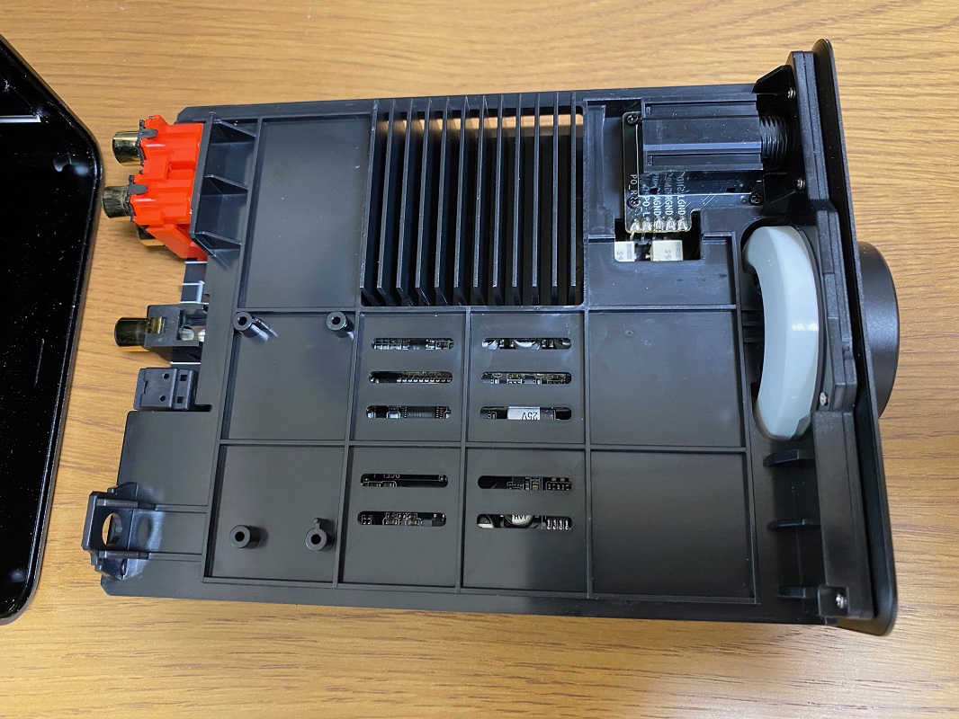 manotch101's tweet image. FiiO K7分解レポート2.

例の基板に取り付けられているプラスチック成型品についてK7とK9AKMを比較してみました。K9AKMが透明でK7は黒の不透明でした。

K7は中身を見せる機会はないと考えていたのでしょうか。部品が見えないので個人的には残念

#FiiOK7