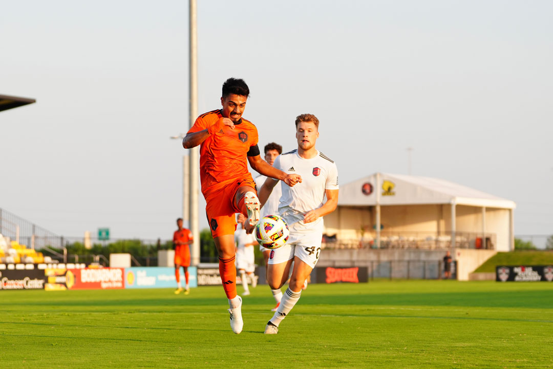 54' | Battling it out on the pitch 💪 

1 - 0 | #VamosDos