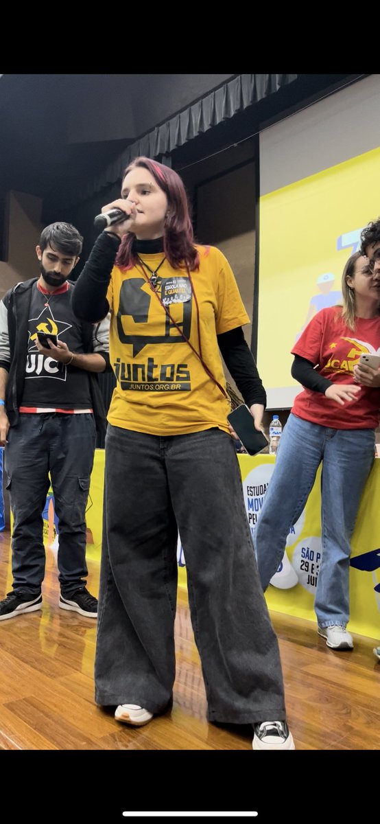 Vieirasph's tweet photo. Postando aqq fotos de um evento podre, mas q eu tava bonitinha💛 https://t.co/Gmje51Fc41