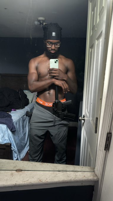 Who&hellip; https://t.co/O9vMEUMPGB<a href="/tag/blacked"class="tags"><span>#blacked</span></a>