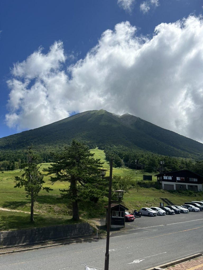 fxdwgyuki's tweet photo. 大山なう
#大山 https://t.co/LPTTpQLT0j