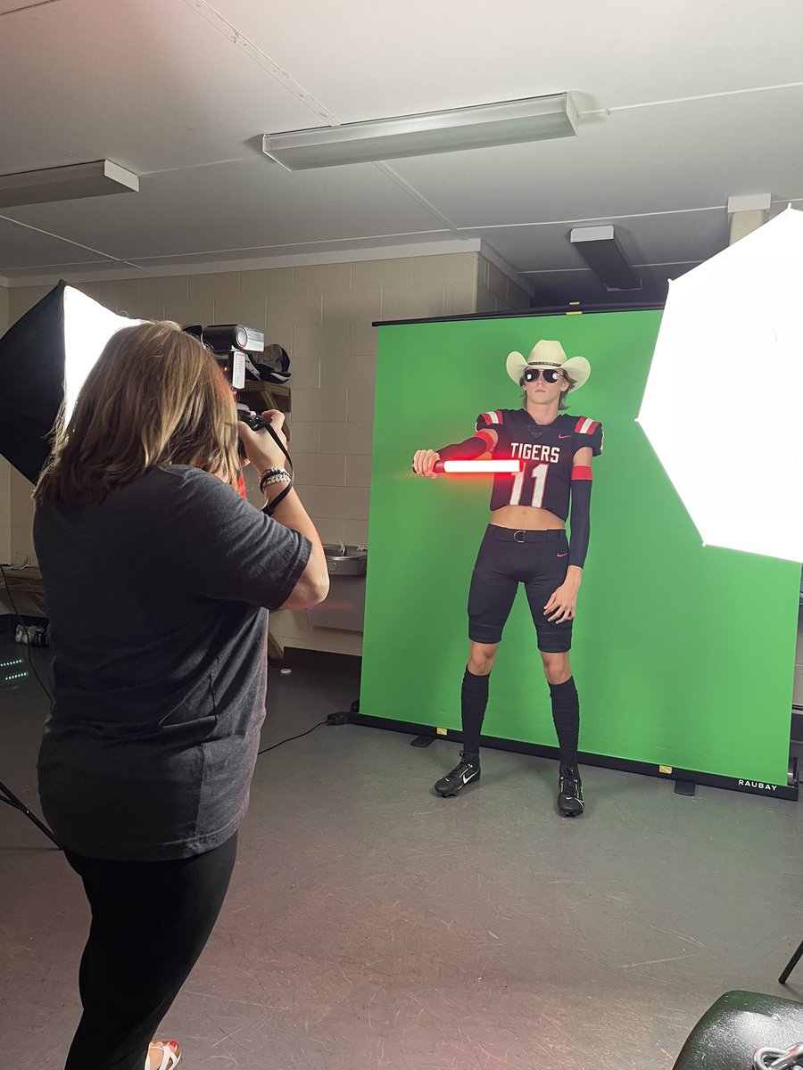 CCHS Tiger Football tweet media