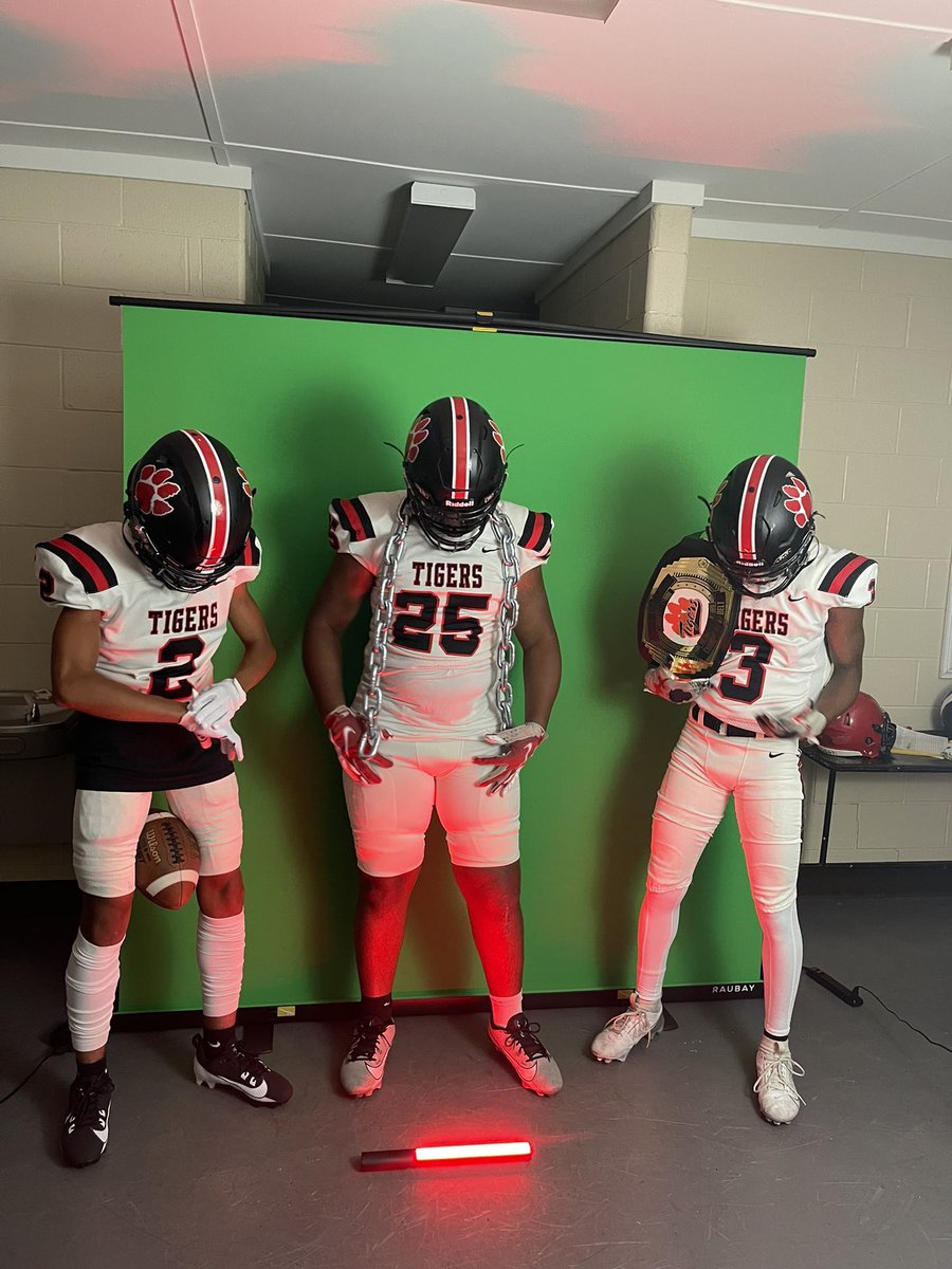 CCHS Tiger Football tweet media