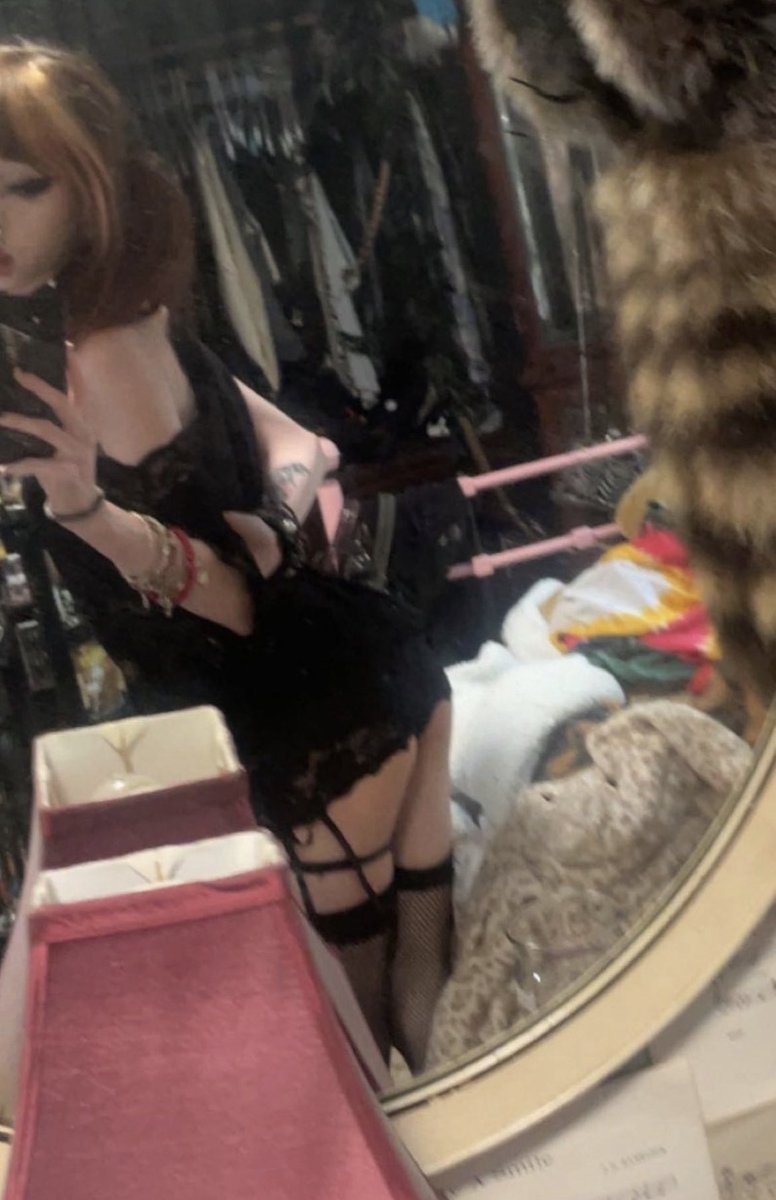 rawrkittyyy's tweet photo. hiii im selling content rn :3 dm me #findin #nsfwtwt #nsfw #sellingcontent #buyingcontent #gothgirl #paypigs #feet https://t.co/0l4ootwqRj