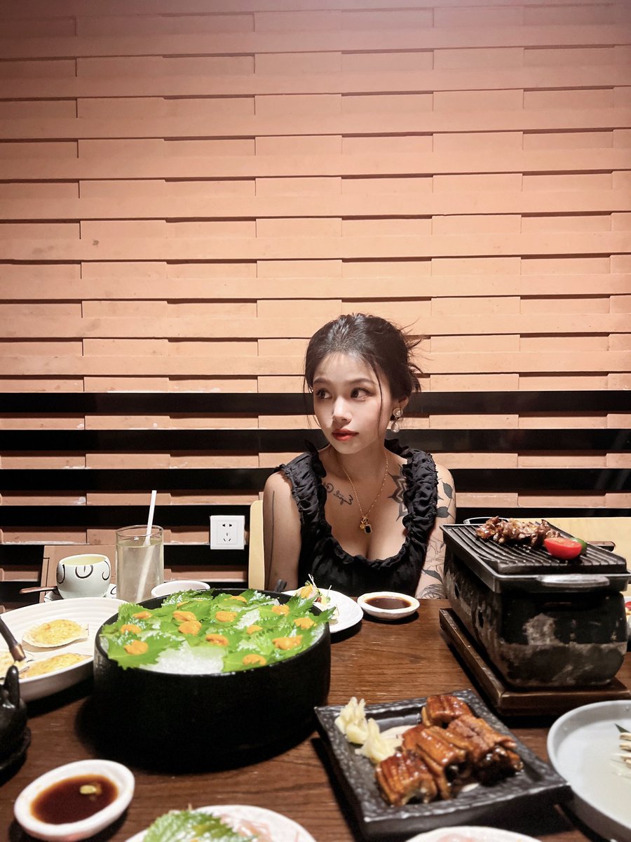 DARLENEDarlene (@juicy_atao) on Twitter photo 