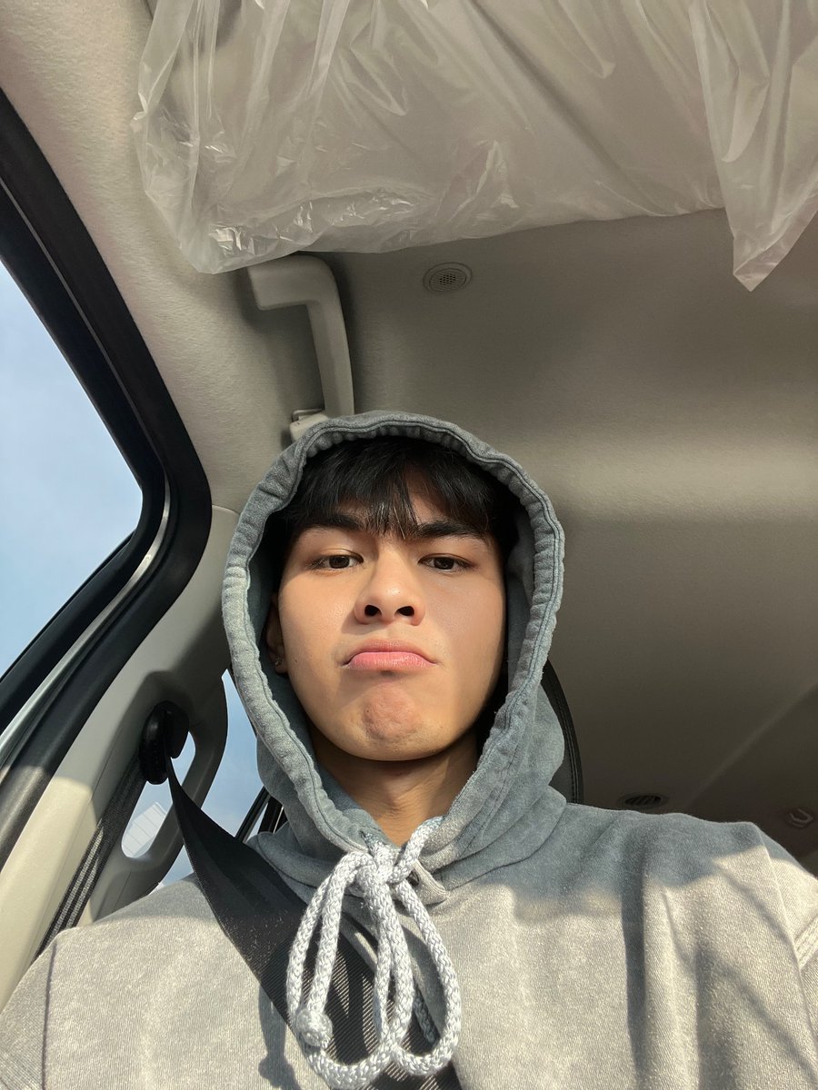 will dump selfies here 😬